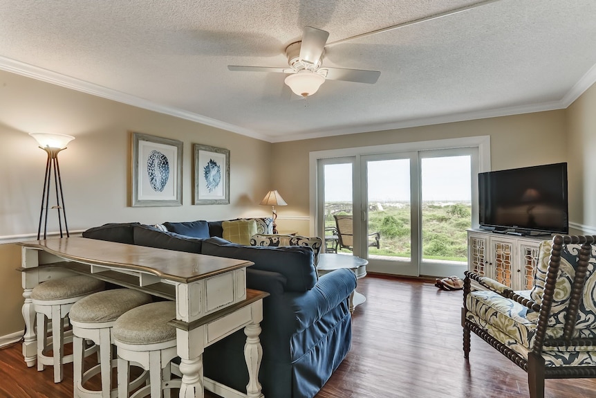 Beachfront Getaway: Ground-level Comfort Awaits - Fernandina Beach