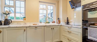 Chapel Cottage - Nacton