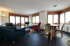 Basic Apartment | Living area | TV - Casa Arturo 311 (Riederalp)