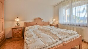 Basic Apartment | 1 bedroom, laptop workspace, iron/ironing board, bed sheets - Casa Arturo 412 (Riederalp)