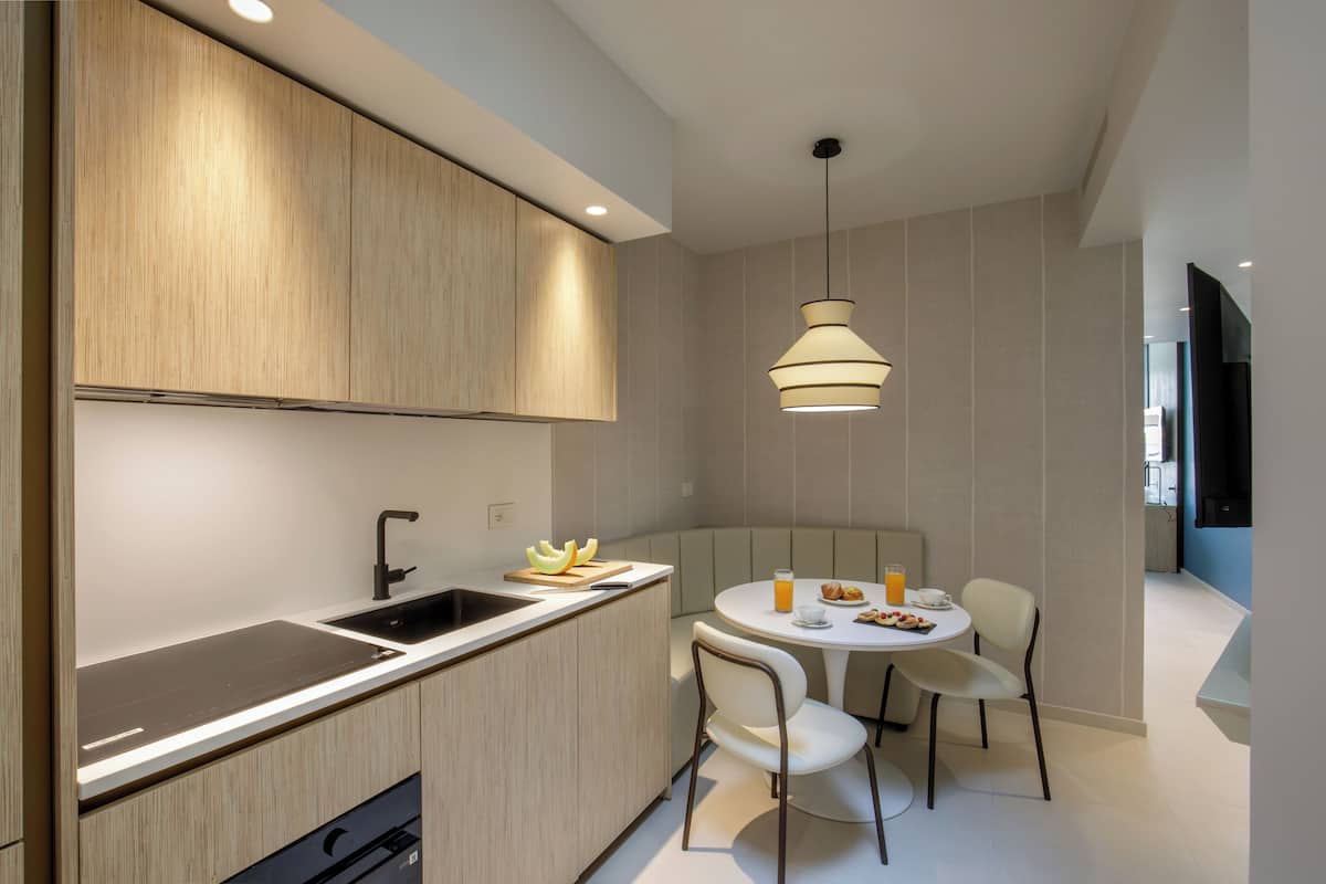 Executive Condo | Dapur peribadi | Kerusi tinggi