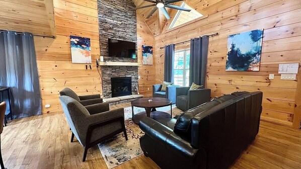 Télévision, cheminée