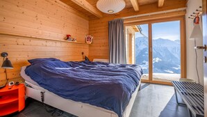 Basic Chalet | 3 bedrooms, laptop workspace, bed sheets - Chalet Elsa (Riederalp)