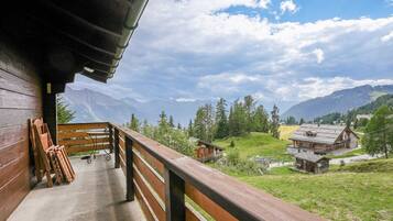 Basic Chalet | Property grounds