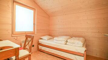 Basic Chalet | 3 bedrooms, laptop workspace, bed sheets