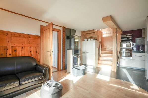 Basic Chalet | Living area | TV, fireplace - Chalet Nachtigall (Riederalp)