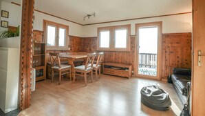 Basic Chalet | Living area | TV, fireplace