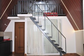 Flat-screen TV - Kudaram County Resort (Peermade)