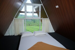 Flat-screen TV - Kudaram County Resort (Peermade)