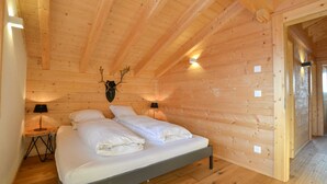 Basic Apartment | 3 bedrooms, iron/ironing board, bed sheets - Hirschfluh Duplex (Riederalp)
