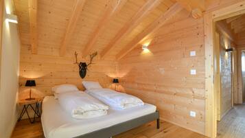 Basic Apartment | 3 bedrooms, iron/ironing board, bed sheets