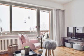 Appartement (Valaisia 124) | Coin séjour | Télévision