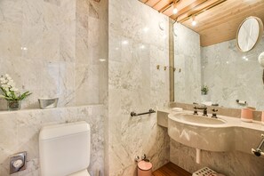 Bathroom - Valaisia 125 (Riederalp)