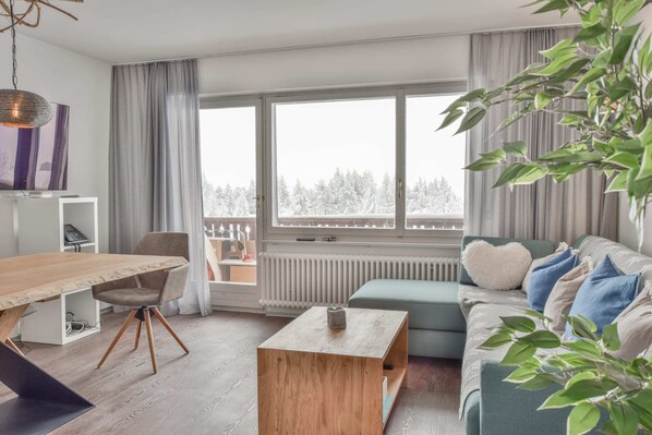 Basic Apartment | Living area