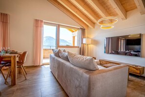 Leilighet – basic | Oppholdsområde | TV