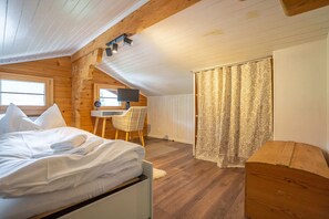 Leilighet – basic (Reste Fidèle Duplex) | 2 soverom, skrivebord for bærbar PC og sengetøy