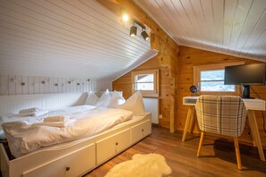 Basic Apartment (Reste Fidèle Duplex) | 2 bedrooms, laptop workspace, bed sheets