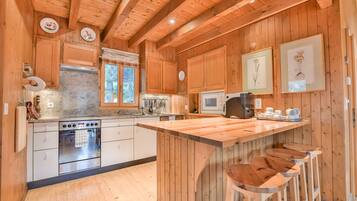 Chalet Basic | Dapur pribadi | Peralatan masak/sendok-piring