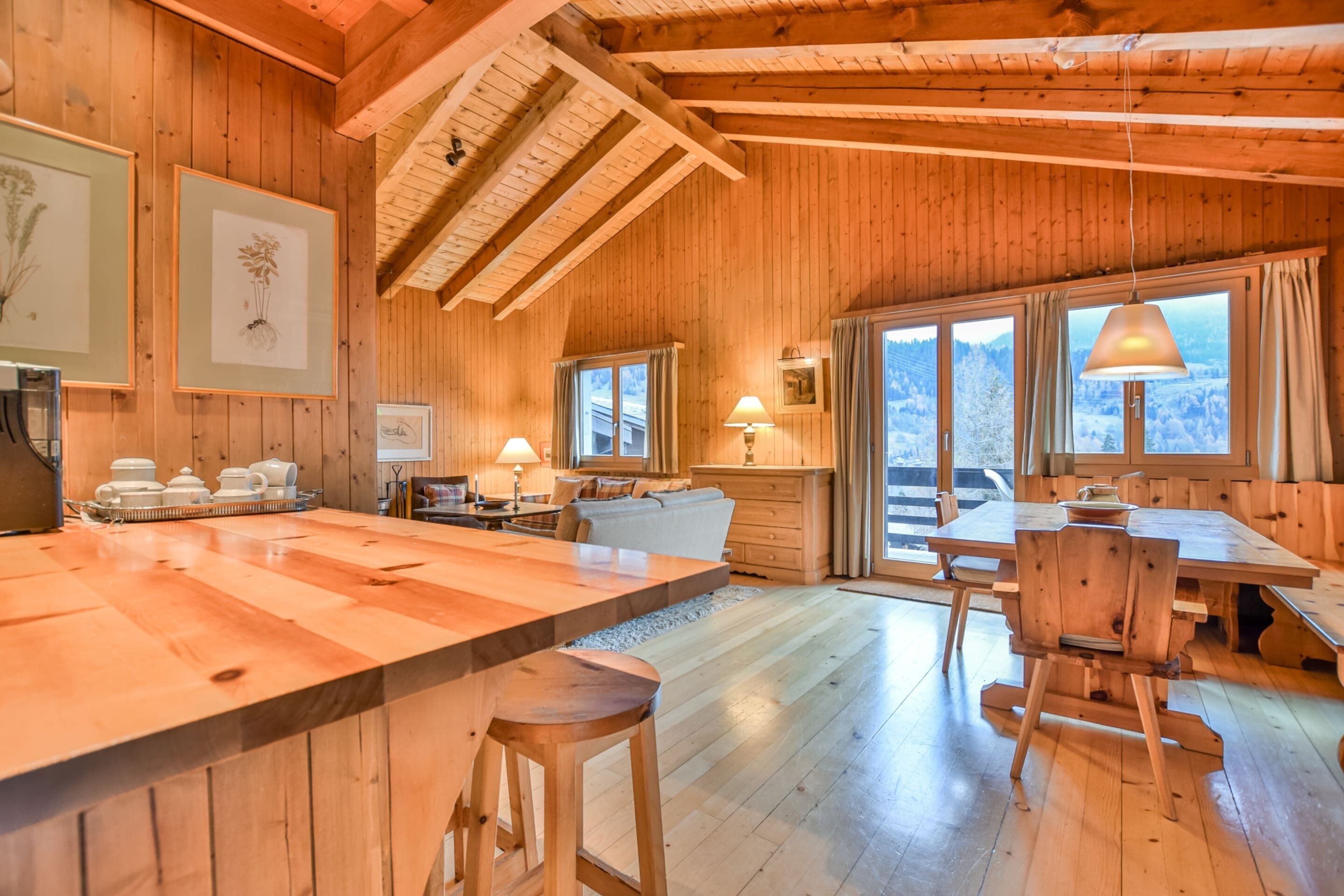 Basic Chalet | Interior