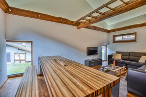 Living area - Bodmen 305 (Goms)