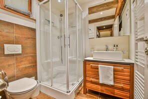 Bathroom - Bodmen 305 (Goms)