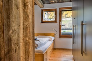 Room - Bodmen 305 (Goms)