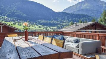 Basic Chalet | Outdoor dining