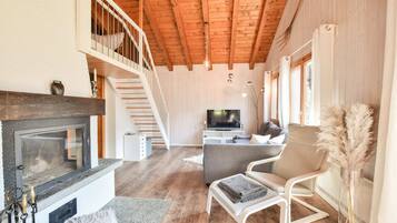 Chalet Basic | Area keluarga | TV, perapian, layanan streaming, dan koleksi video