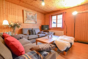 Lägenhet Basic (Chalet Castellani Apartment) | Vardagsrum | Tv och böcker