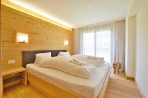 Basic Apartment | 2 bedrooms, laptop workspace, bed sheets - Royal B26 (Riederalp)