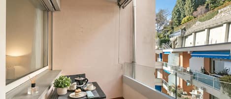 FamiljelÀgenhet - flera sovrum (Residenza Tasso Sul Lago) | Restaurang utomhus