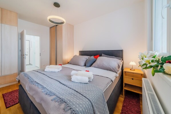 Family Apartment, Multiple Bedrooms (Modern Oasis With Terrace)