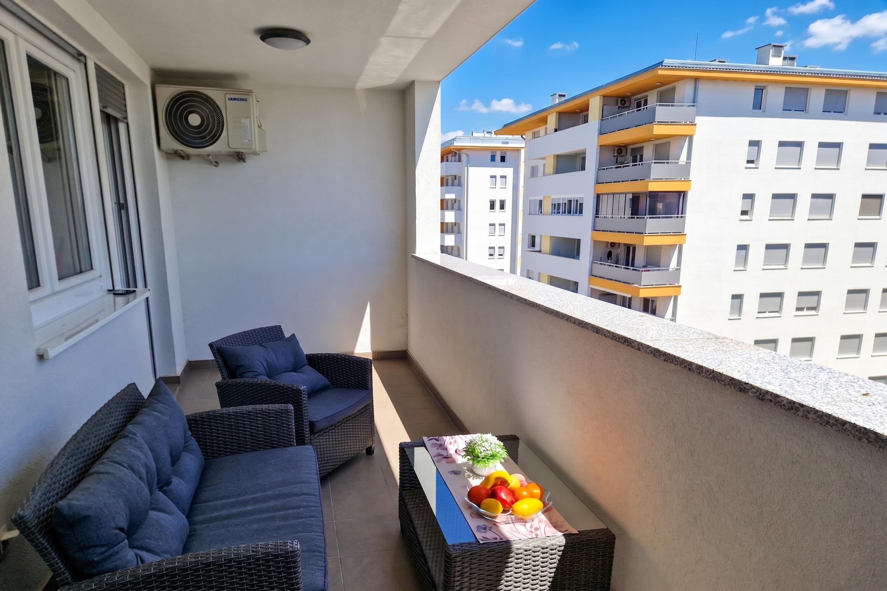 Familie appartement, 1 slaapkamer, magnetron (Modern Oasis With Terrace) | Dakterras