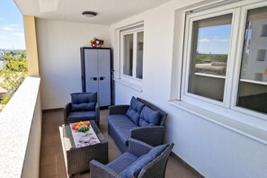 Family Apartment, Multiple Bedrooms (Modern Oasis With Terrace) | Rooftop terrace
