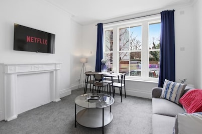 Brand New Stylish Apartment in Central Gloucester