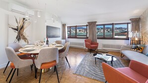 Luxury Apartment, 3 Bedrooms, 2 Bathrooms (Novos Arcadia 501 for 6) | Dining - Novos Arcadia 501 for 6 (Lugano)