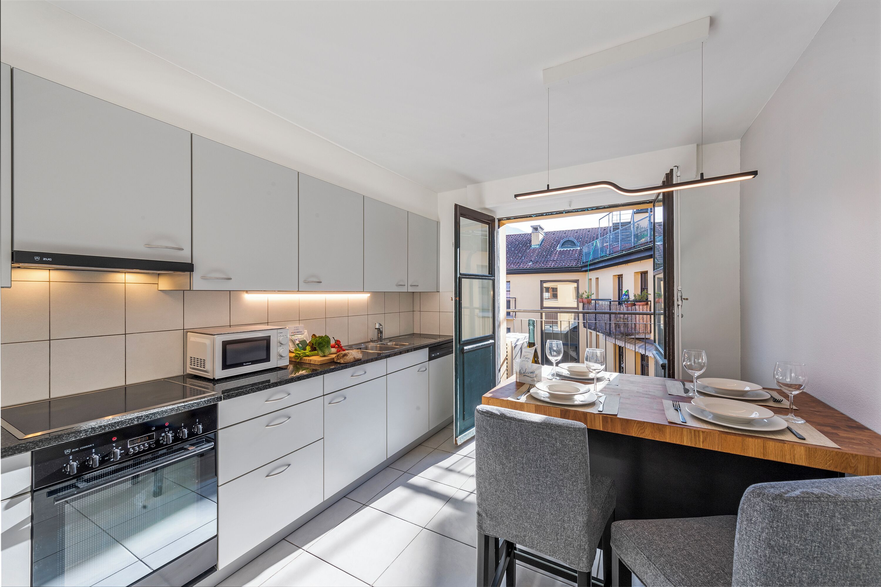 Refrigerador, microondas, horno, placa de cocina