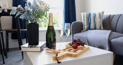 Brand New Stylish Apartment in Central Gloucester