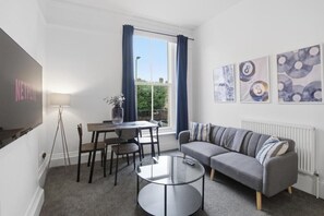 Unclassified image, 4 of 22, button