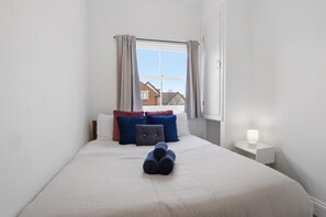 Unclassified image, 3 of 22, button