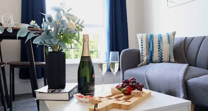 Brand New Stylish Apartment in Central Gloucester