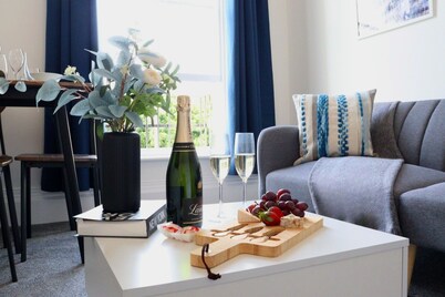 Modern Stylish Apartment in Central Gloucester