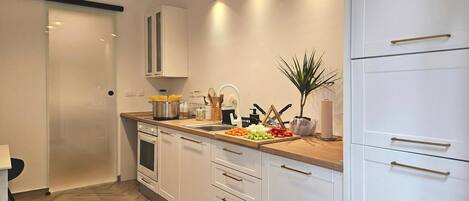 Appartement Lune de Miel, plusieurs chambres, vue mer (Sea and City Retreat Opatija) | Cuisine privée