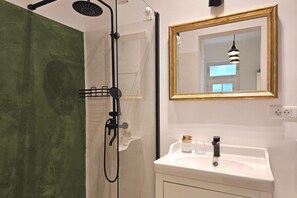 Honeymoon Apartment, Multiple Bedrooms, Sea Facing (Sea and City Retreat Opatija) | Bathroom | Shower, hair dryer, towels, soap