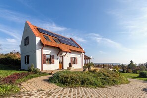 Exterior - Balaton View From Almadi (Balatonalmadi)