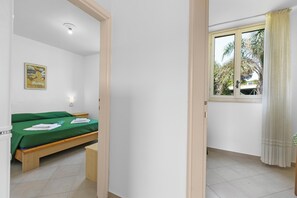 อพาร์ทเมนท์สำหรับครอบครัว, 1 ห้องนอน, หันหน้าสู่ทะเล (Le Onde Apartment 6 with Pool and Sea) | 1 ห้องนอน, Wi-Fi ฟรี, ผ้าปูที่นอน