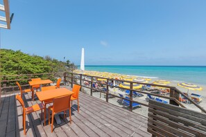 รับประทานอาหารกลางแจ้ง