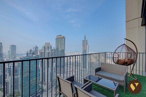 Luxury Apartment, Canal View | Balcony view - Vogue 43rd Floor Boulevard Heights (Dubai)