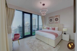 Luxury Apartment, Canal View - Vogue 43rd Floor Boulevard Heights (Dubai)