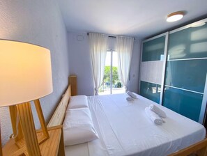 3 bedrooms, WiFi, bed sheets
